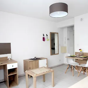 https://residence-suiteasy-thales.midi-pyreneeshotels.com